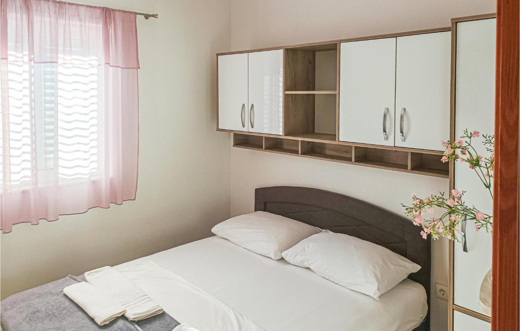 Gorgeous Home In Kastel Stafilic With Wifi エクステリア 写真
