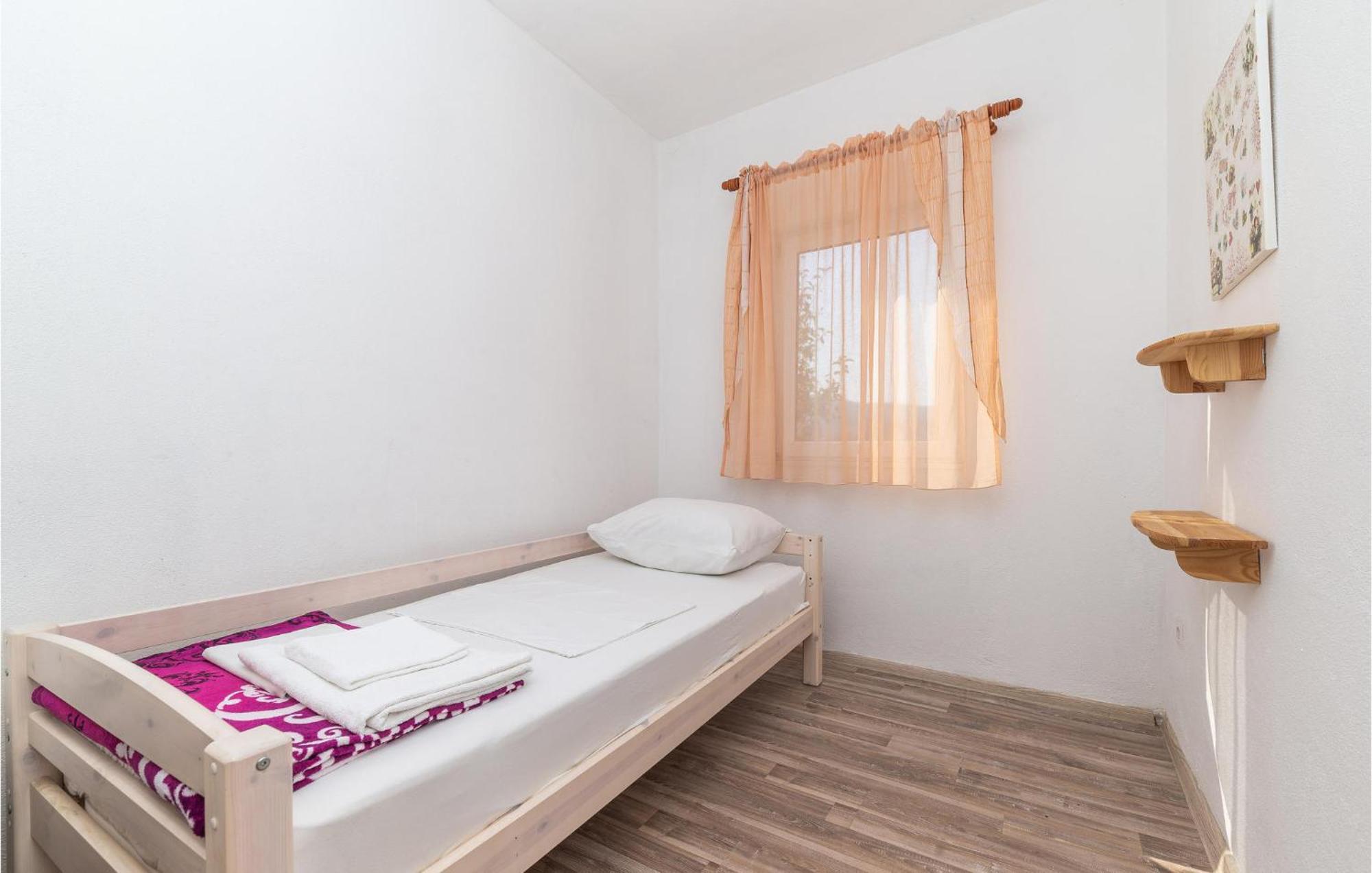 Gorgeous Home In Kastel Stafilic With Wifi エクステリア 写真