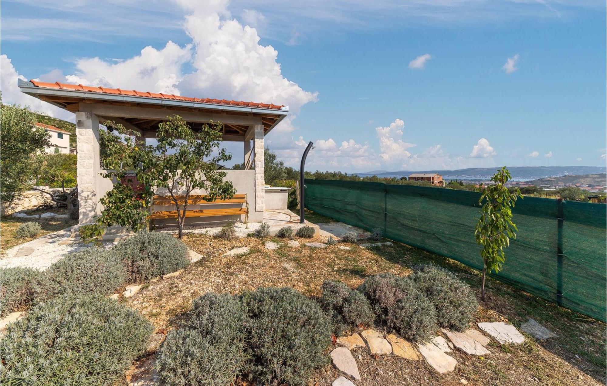 Gorgeous Home In Kastel Stafilic With Wifi エクステリア 写真